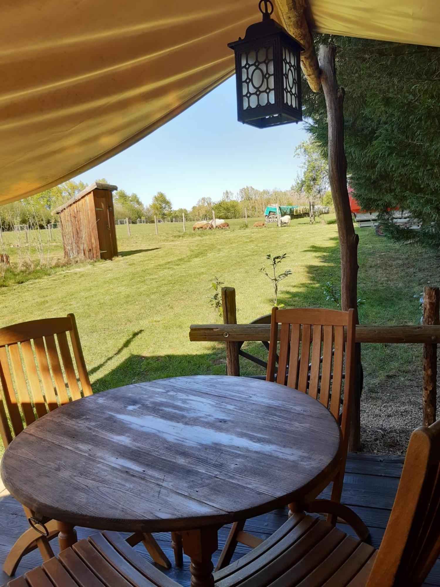 Tente Trappeur Ada, Au Jardin De La Vouivre Saint-Vincent-en-Bresse ภายนอก รูปภาพ